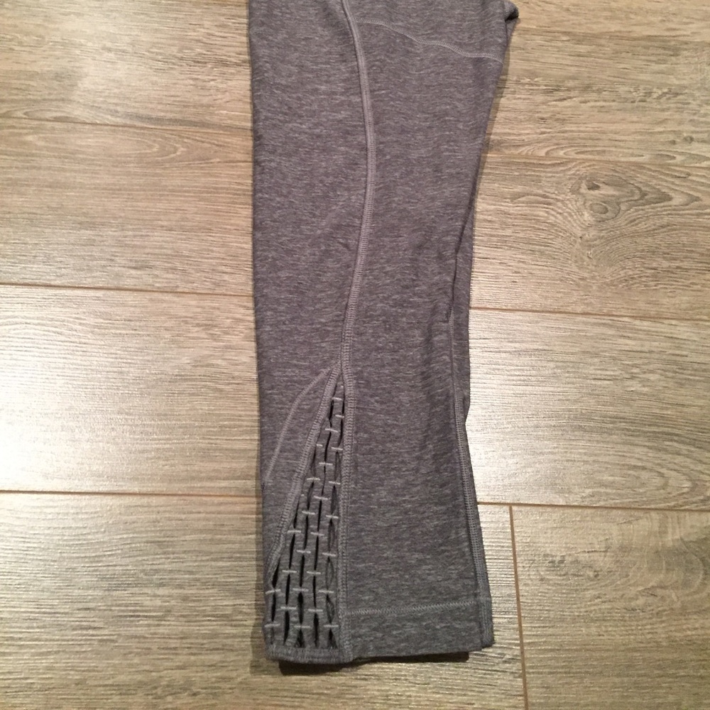 Lululemon true self crops Heathered grey - size 6